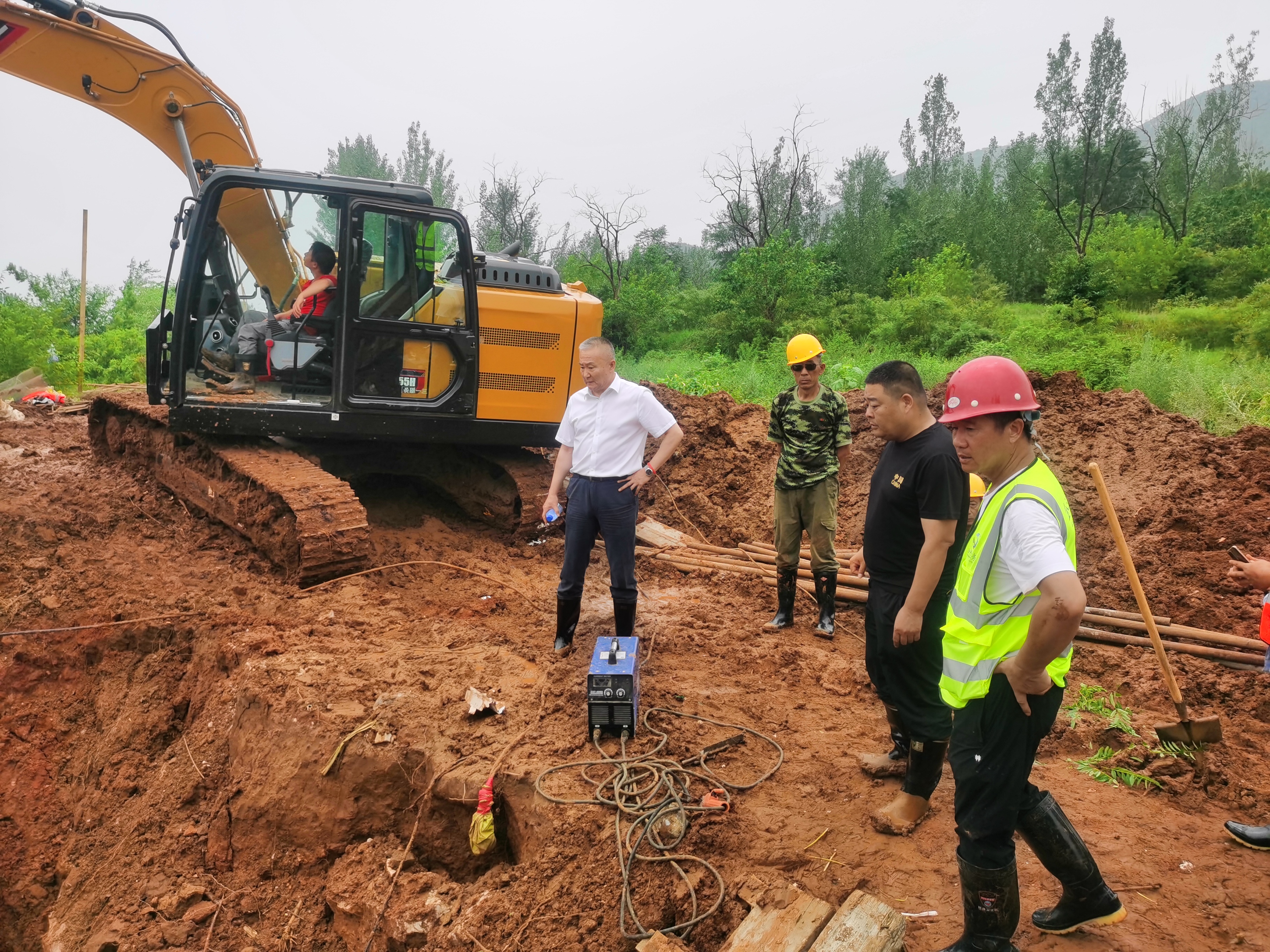 开云官方版网站登录入口领导班子成员 深入防汛一线检查慰问
